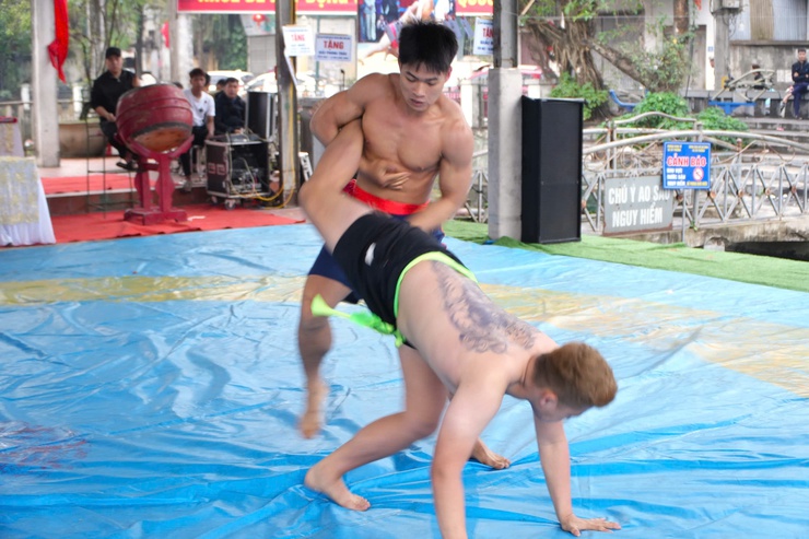 Khai mạc Hội vật truyền thống làng Bùng xã Tây Phương mừng Đảng - Mừng Xuân Bính Ngọ 2026.- Ảnh 6.