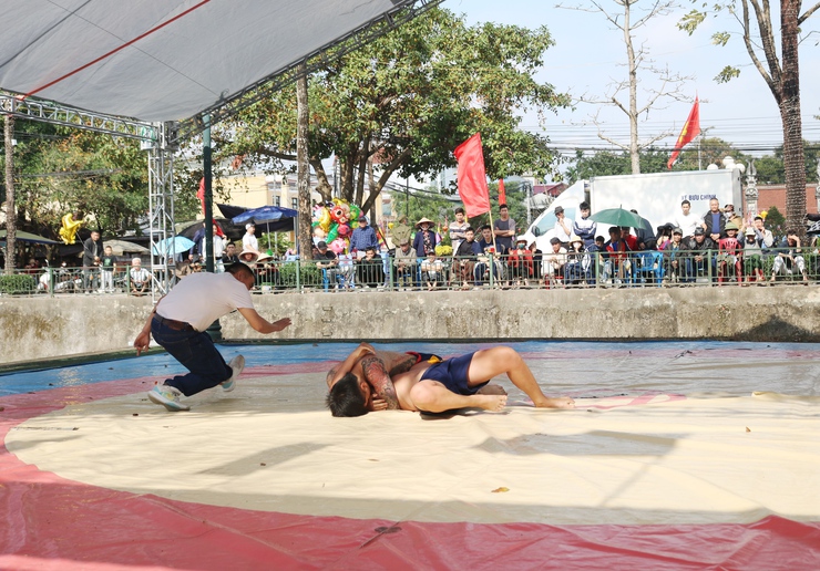 Rực lửa sới vật Ngô Sài – Âm vang truyền thống đầu Xuân- Ảnh 6.