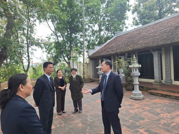 CHỦ TỊCH UBND XÃ - VŨ QUỲNH THĂM, DÂNG HƯƠNG CÁC ĐÌNH, CHÙA NHÂN DỊP ĐẦU XUÂN BÍNH NGỌ 2026- Ảnh 1.