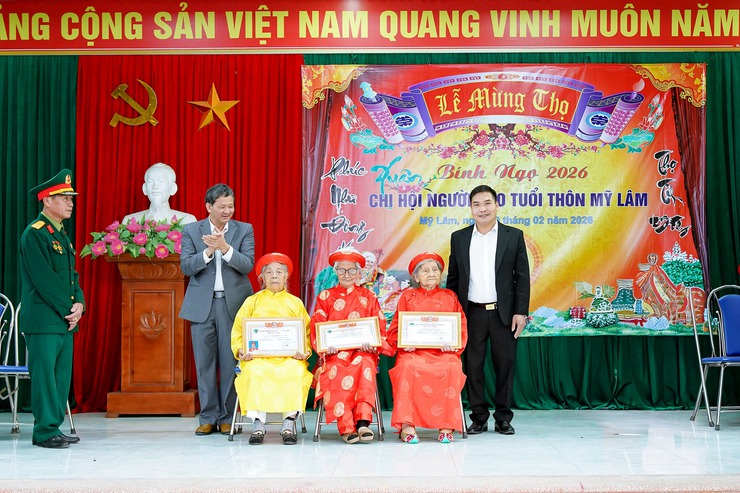 Mừng thọ đầu Xuân - nét đẹp truyền thống của dân tộc Việt Nam- Ảnh 3.