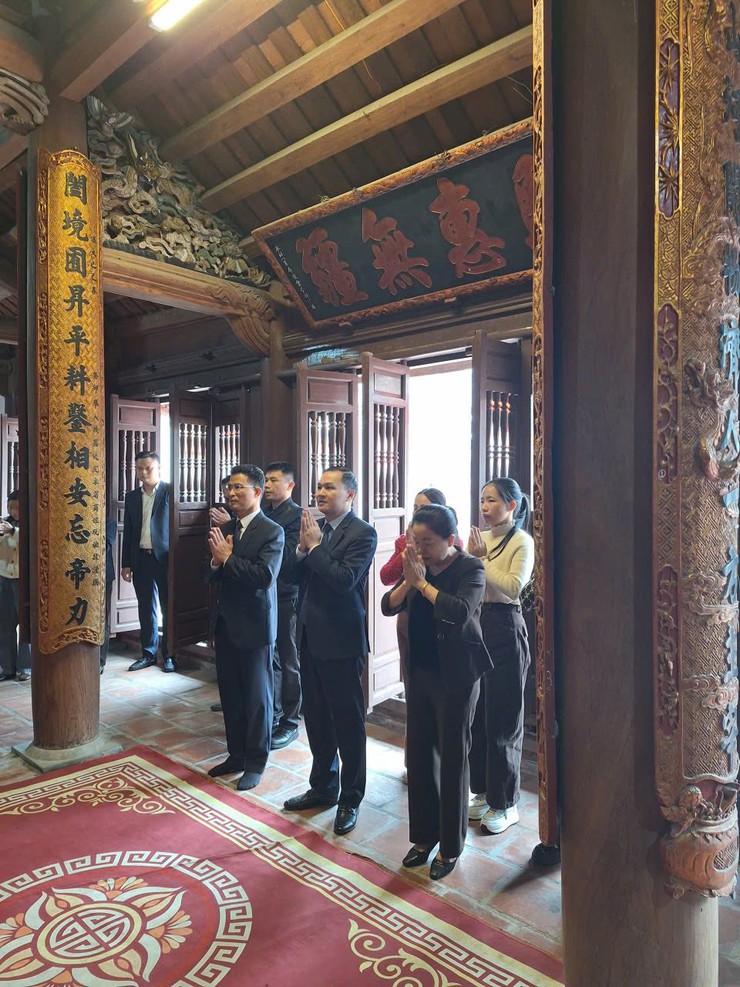 CHỦ TỊCH UBND XÃ - VŨ QUỲNH THĂM, DÂNG HƯƠNG CÁC ĐÌNH, CHÙA NHÂN DỊP ĐẦU XUÂN BÍNH NGỌ 2026- Ảnh 2.