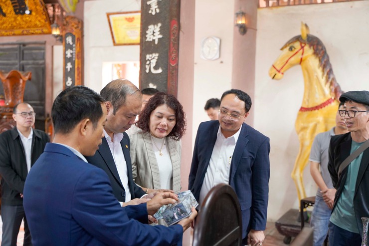 Lãnh đạo xã Chuyên Mỹ thăm, động viên làng nghề nhân dịp đầu xuân mới- Ảnh 3.