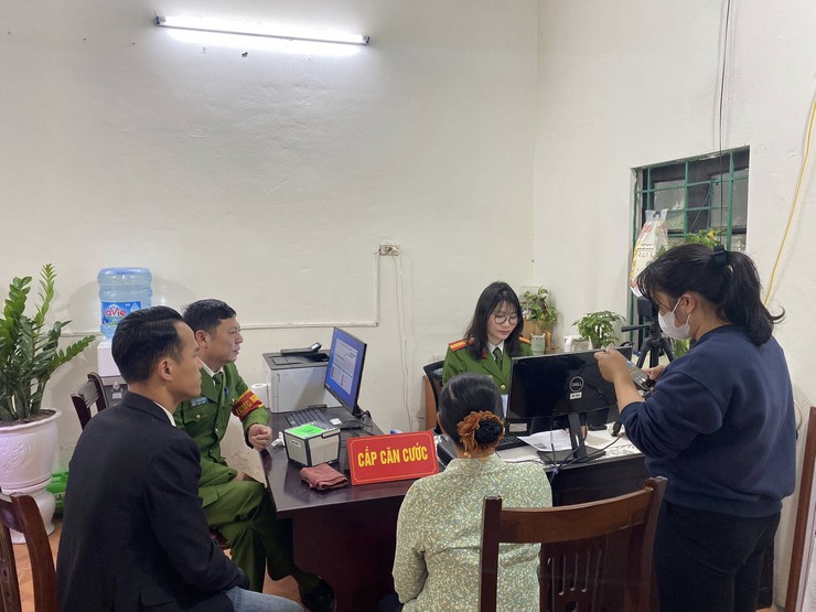 Công an xã Quảng Bị đảm bảo tuyệt đối an ninh, an toàn đêm giao thừa và Tết nguyên đán Bính Ngọ 2026- Ảnh 11.