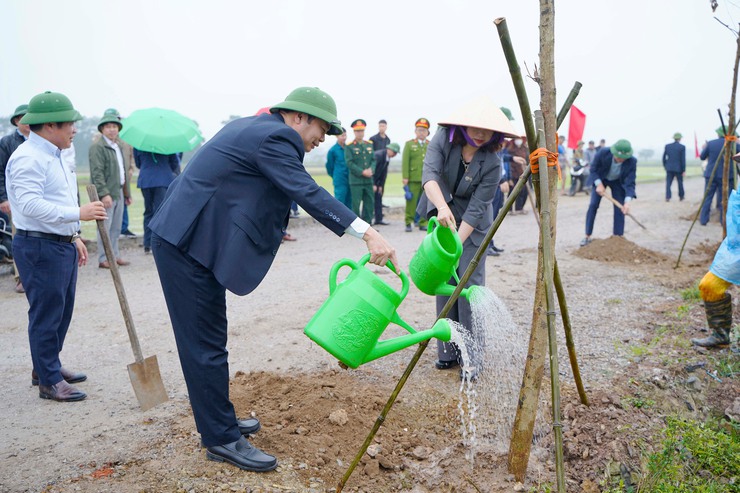Lễ phát động tết trồng cây “Đời đời nhớ ơn Bác Hồ” xuân Bính Ngọ và gặp mặt đầu năm 2026- Ảnh 3.
