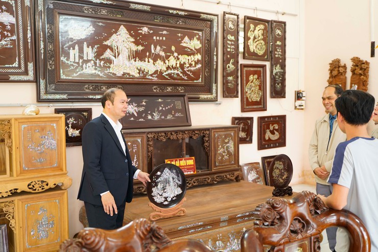 Lãnh đạo xã Chuyên Mỹ thăm, động viên làng nghề nhân dịp đầu xuân mới- Ảnh 6.