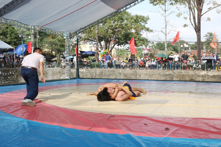 Rực lửa sới vật Ngô Sài – Âm vang truyền thống đầu Xuân- Ảnh 7.