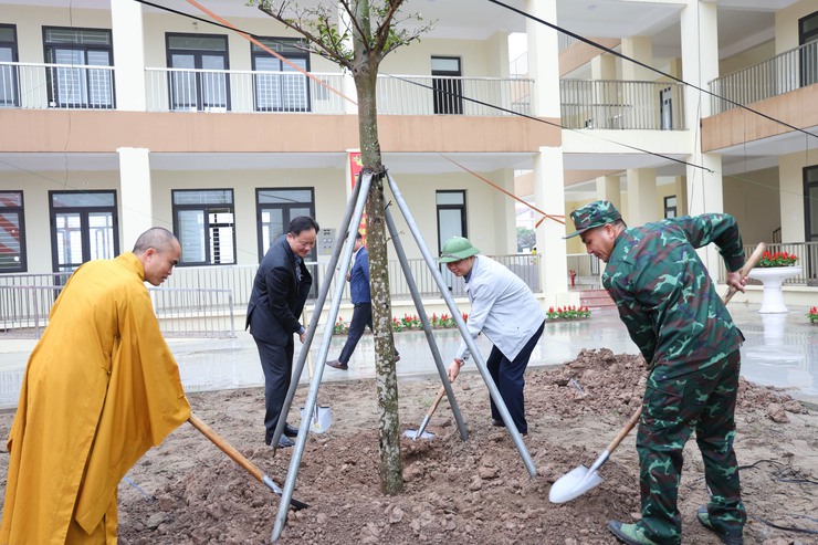 Xã Chương Dương phát động Tết trồng cây "Đời đời nhớ ơn Bác Hồ" Xuân Bính Ngọ 2026- Ảnh 3.