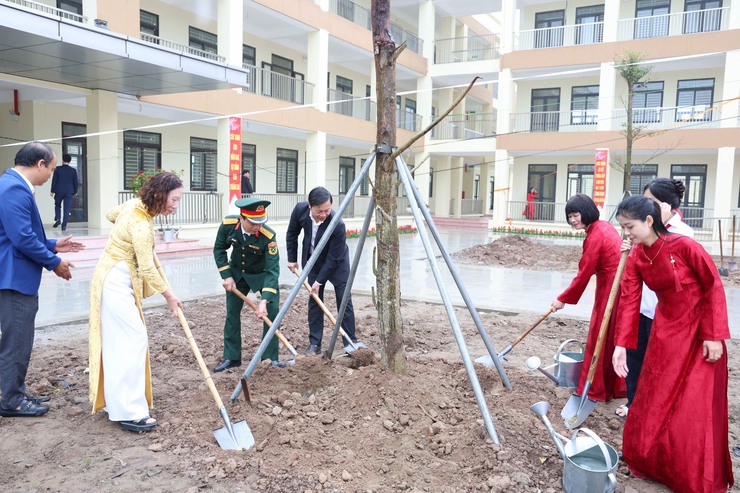 Xã Chương Dương phát động Tết trồng cây "Đời đời nhớ ơn Bác Hồ" Xuân Bính Ngọ 2026- Ảnh 5.