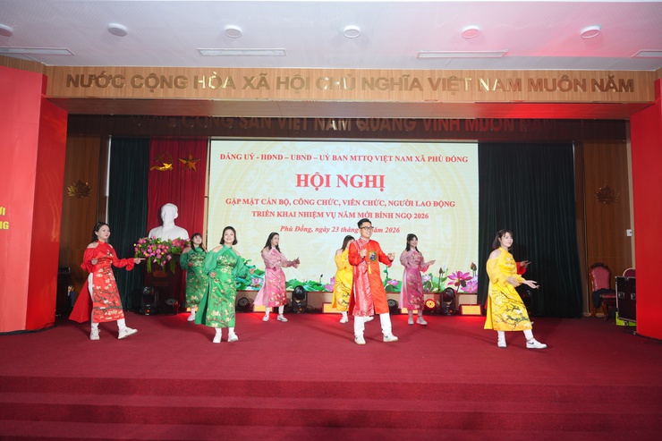 Xã Phù Đổng tổ chức hội nghị gặp mặt cán bộ, công chức, viên chức, người lao động và triển khai nhiệm vụ năm 2026- Ảnh 7.