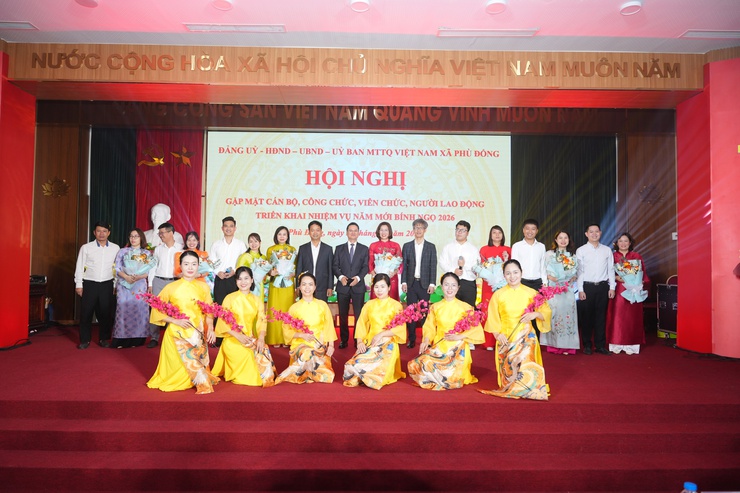 Xã Phù Đổng tổ chức hội nghị gặp mặt cán bộ, công chức, viên chức, người lao động và triển khai nhiệm vụ năm 2026- Ảnh 8.