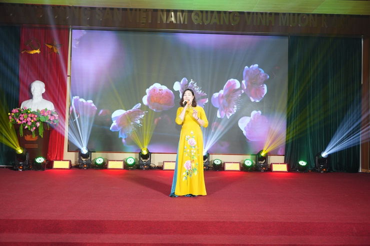 Xã Phù Đổng tổ chức hội nghị gặp mặt cán bộ, công chức, viên chức, người lao động và triển khai nhiệm vụ năm 2026- Ảnh 9.