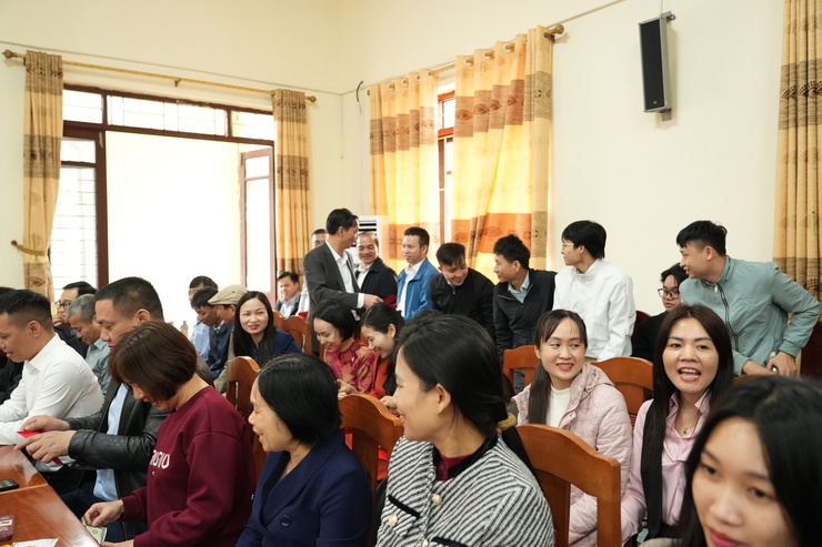 Đảng ủy - HĐND - UBND - UBMTTQ xã gặp mặt cán bộ, công chức, viên chức, người lao động đầu Xuân Bính Ngọ 2026- Ảnh 6.