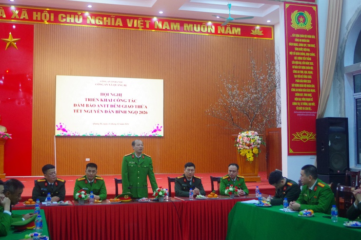 Công an xã Quảng Bị đảm bảo tuyệt đối an ninh, an toàn đêm giao thừa và Tết nguyên đán Bính Ngọ 2026- Ảnh 1.