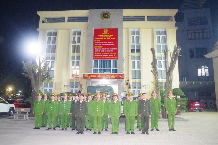 Công an xã Quảng Bị đảm bảo tuyệt đối an ninh, an toàn đêm giao thừa và Tết nguyên đán Bính Ngọ 2026- Ảnh 2.
