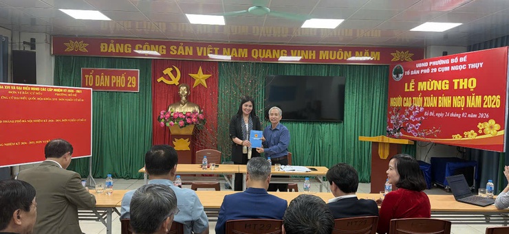 BAN THƯỜNG VỤ ĐẢNG ỦY PHƯỜNG BỒ ĐỀ THĂM, KIỂM TRA VÀ CHÚC TẾT TẠI 38 KHU VỰC BỎ PHIẾU BẦU CỬ- Ảnh 6.