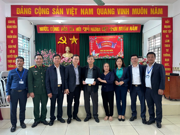 BAN THƯỜNG VỤ ĐẢNG ỦY PHƯỜNG BỒ ĐỀ THĂM, KIỂM TRA VÀ CHÚC TẾT TẠI 38 KHU VỰC BỎ PHIẾU BẦU CỬ- Ảnh 13.