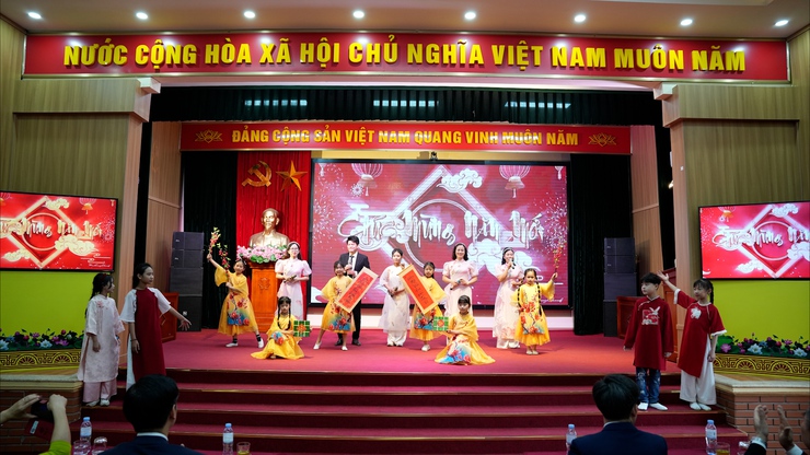 Xã Dương Hoà tổ chức Hội nghị gặp mặt cán bộ, công chức, viên chức, người lao động đầu xuân Bính Ngọ năm 2026- Ảnh 2.