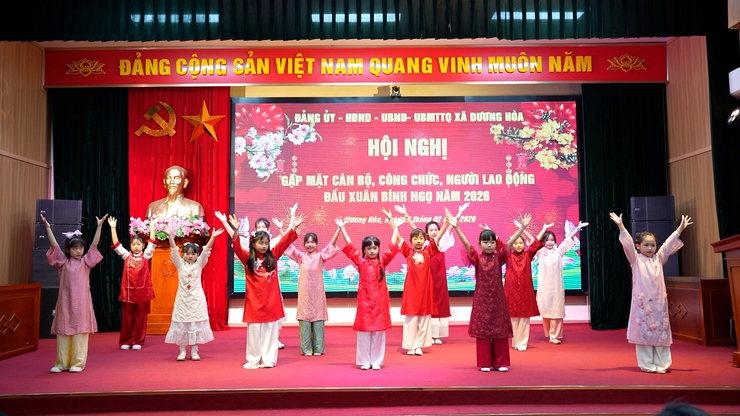 Xã Dương Hoà tổ chức Hội nghị gặp mặt cán bộ, công chức, viên chức, người lao động đầu xuân Bính Ngọ năm 2026- Ảnh 3.