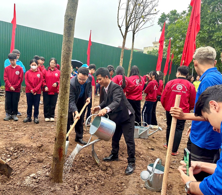 Xã Thanh Trì phát động Tết trồng cây “Đời đời nhớ ơn Bác Hồ” Xuân Bính Ngọ 2026
- Ảnh 9.