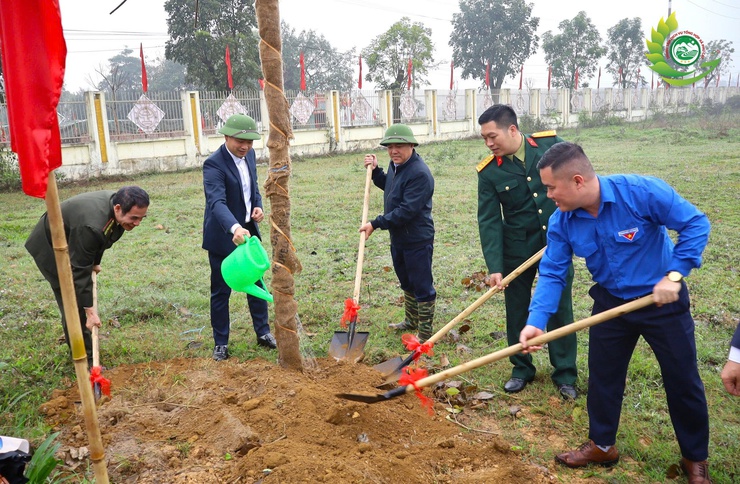 PHÚ CÁT: PHÁT ĐỘNG “TẾT TRỒNG CÂY ĐỜI ĐỜI NHỚ ƠN BÁC HỒ” XUÂN BÍNH NGỌ 2026- Ảnh 4.