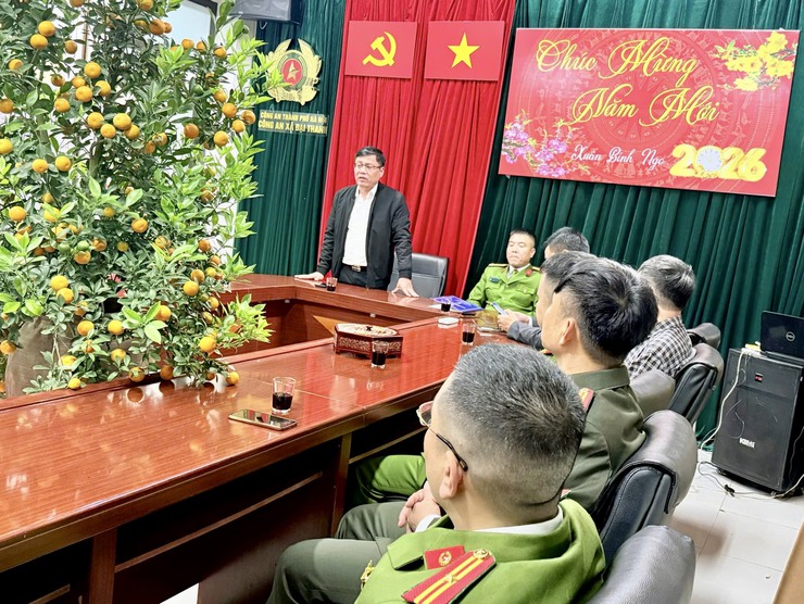 LÃNH ĐẠO XÃ ĐẠI THANH THĂM, CHÚC TẾT LỰC LƯỢNG VŨ TRANG, Y TẾ ĐỘNG VIÊN TINH THẦN TRỰC SẴN SÀNG CHIẾN ĐẤU- Ảnh 3.