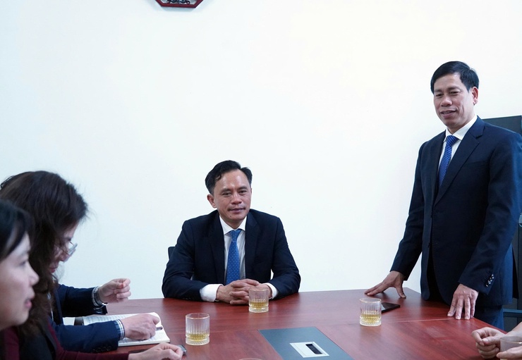 Lãnh đạo phường Chương Mỹ dự sinh hoạt Chi bộ đầu Xuân tại Trung tâm Dịch vụ Tổng hợp phường- Ảnh 2.