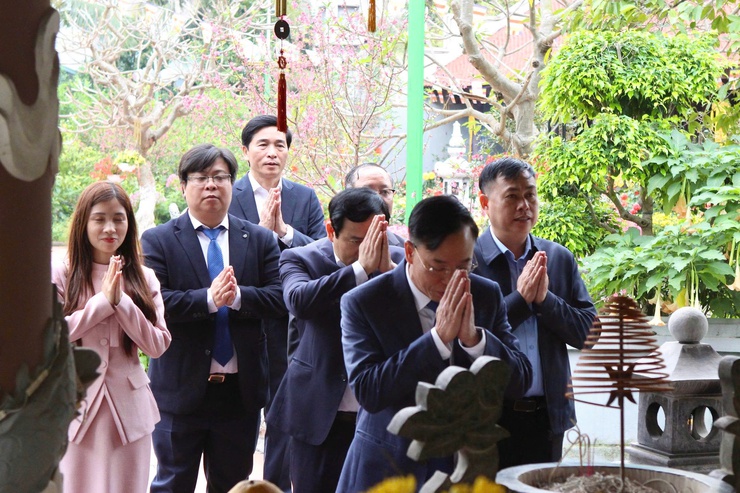 Phường Long Biên tổ chức lễ dâng hương đầu xuân tại các di tích trên địa bàn phường- Ảnh 3.