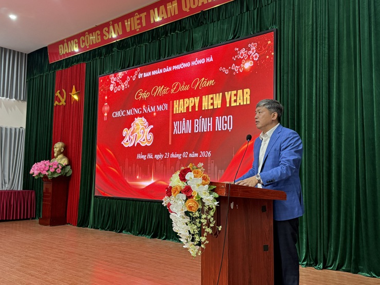 ĐẢNG ỦY PHƯỜNG HỒNG HÀ TỔ CHỨC GẶP MẶT LÃNH ĐẠO CHỦ CHỐT NHÂN DỊP ĐẦU NĂM MỚI, QUYẾT TÂM HOÀN THÀNH THẮNG LỢI NHIỆM VỤ NĂM 2026- Ảnh 2.