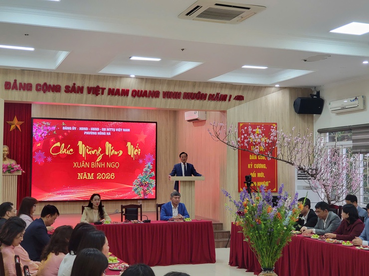 ĐẢNG ỦY PHƯỜNG HỒNG HÀ TỔ CHỨC GẶP MẶT LÃNH ĐẠO CHỦ CHỐT NHÂN DỊP ĐẦU NĂM MỚI, QUYẾT TÂM HOÀN THÀNH THẮNG LỢI NHIỆM VỤ NĂM 2026- Ảnh 1.