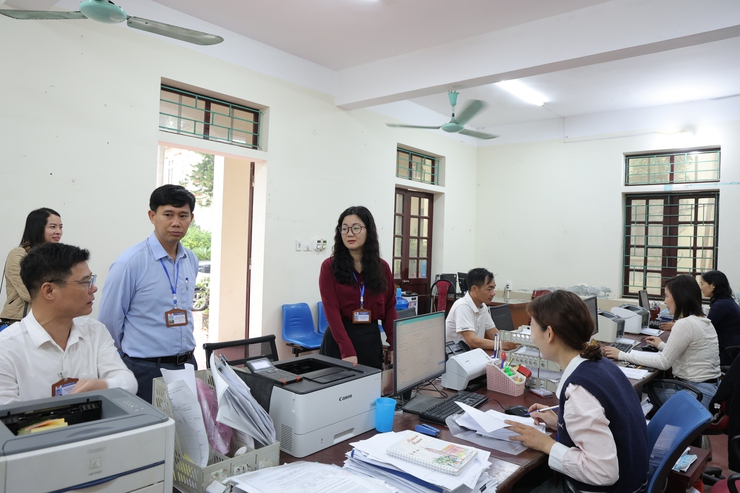 Xã Phú Nghĩa tổ chức kiểm tra công vụ đột xuất tại các cơ quan, đơn vị sau kỳ nghỉ Tết Nguyên đán Bính Ngọ 2026- Ảnh 4.