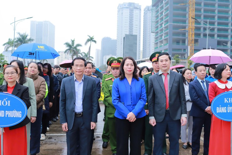 CẦU GIẤY: PHÁT ĐỘNG TẾT TRỒNG CÂY, CHUNG TAY KIẾN TẠO ĐÔ THỊ XANH BỀN VỮNG- Ảnh 1.