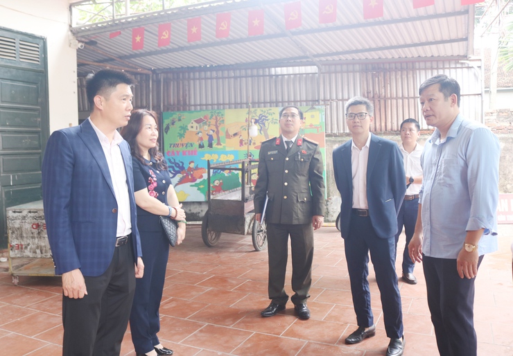 Đồng chí Nguyễn Hữu Sơn – Phó Chủ tịch UBND xã Quốc Oai kiểm tra cơ sở vật chất chuẩn bị cho công tác bầu cử Đại biểu Quốc hội và HĐND các cấp nhiệm kỳ 2026- Ảnh 8.