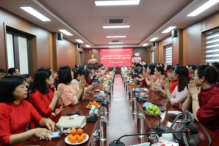 Tiến Thắng trân trọng tri ân những “chiến sĩ áo trắng” nhân dịp Kỷ niệm 71 năm ngày Thầy thuốc Việt Nam- Ảnh 1.