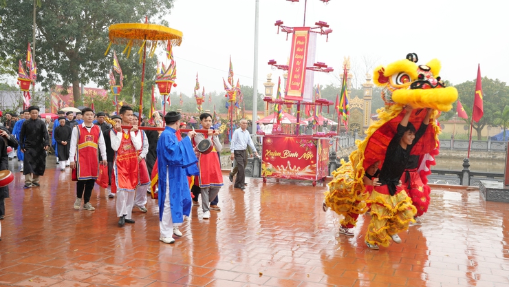 Các đồng chí lãnh đạo phường tham dự Lễ khai mạc và chúc mừng Lễ hội tại Đình Nghĩa Lộ, Chùa Nghĩa Lộ và Đình Yên Lộ- Ảnh 6.