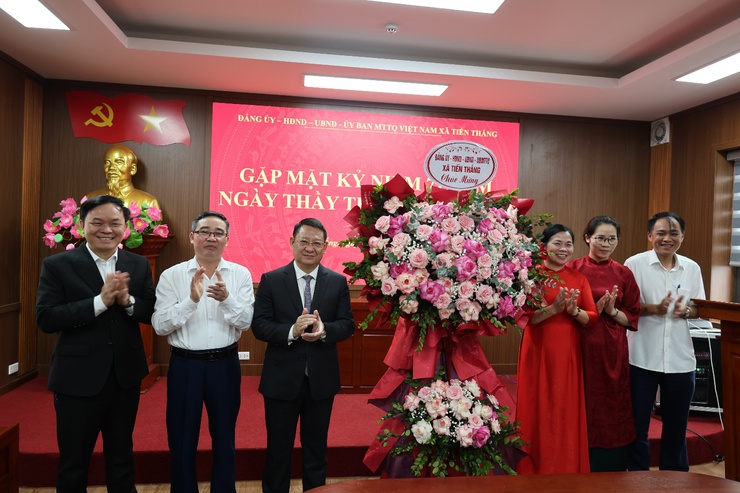 Tiến Thắng trân trọng tri ân những “chiến sĩ áo trắng” nhân dịp Kỷ niệm 71 năm ngày Thầy thuốc Việt Nam- Ảnh 3.