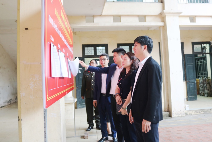 Đồng chí Nguyễn Hữu Sơn – Phó Chủ tịch UBND xã Quốc Oai kiểm tra cơ sở vật chất chuẩn bị cho công tác bầu cử Đại biểu Quốc hội và HĐND các cấp nhiệm kỳ 2026- Ảnh 12.