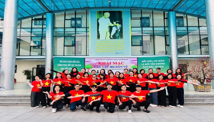 Người “Nhóm lên những ngọn lửa hồng” dưới mái trường THCS Linh Đàm- Ảnh 2.