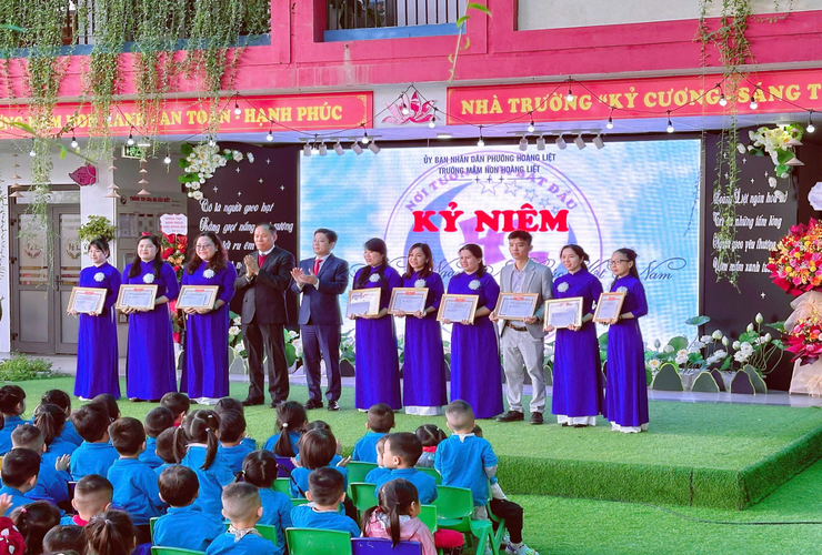 Cô giáo Lưu Thị Hương Giang – tấm gương sáng về đạo đức, trách nhiệm và lối sống đẹp- Ảnh 2.