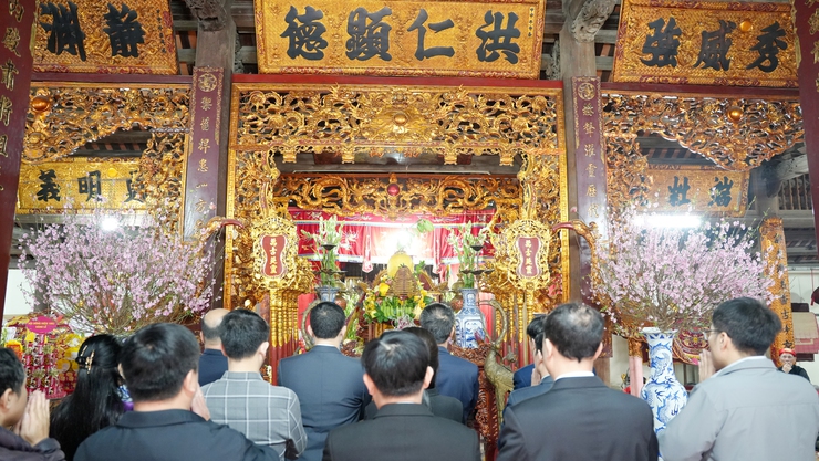 Các đồng chí lãnh đạo phường tham dự Lễ khai mạc và chúc mừng Lễ hội tại Đình Nghĩa Lộ, Chùa Nghĩa Lộ và Đình Yên Lộ- Ảnh 3.