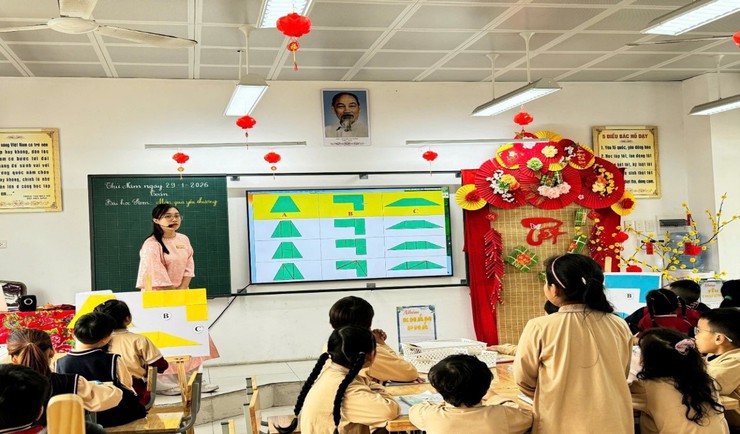 Vui sáng tạo cùng hình phẳng qua tiết học stem - Toán của lớp 2A2- Ảnh 2.