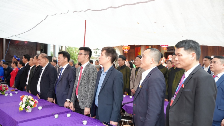 Các đồng chí lãnh đạo phường tham dự Lễ khai mạc và chúc mừng Lễ hội tại Đình Nghĩa Lộ, Chùa Nghĩa Lộ và Đình Yên Lộ- Ảnh 1.