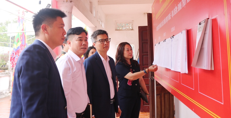 Đồng chí Nguyễn Hữu Sơn – Phó Chủ tịch UBND xã Quốc Oai kiểm tra cơ sở vật chất chuẩn bị cho công tác bầu cử Đại biểu Quốc hội và HĐND các cấp nhiệm kỳ 2026- Ảnh 2.