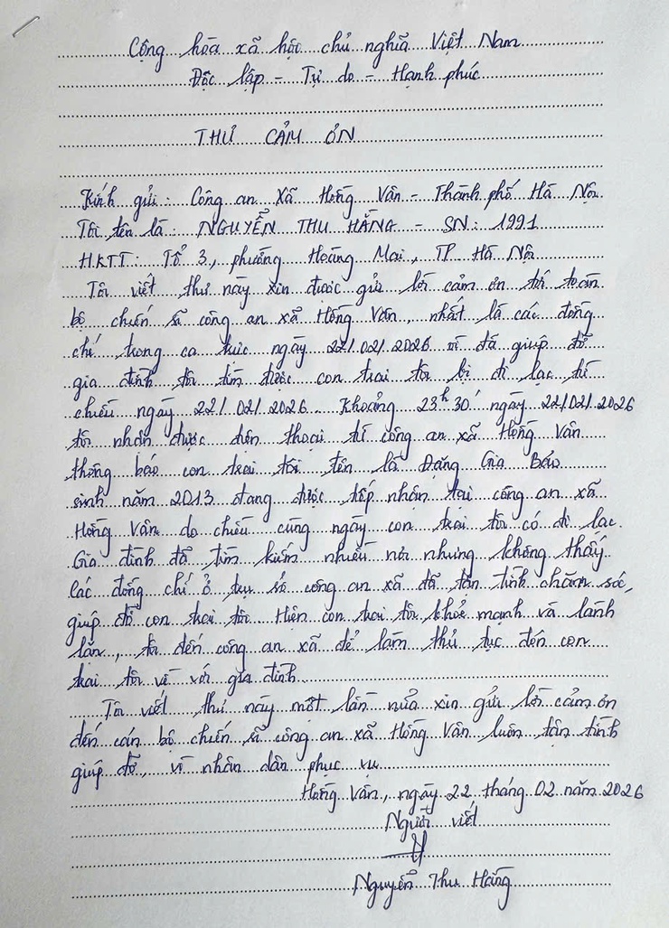 Công an xã Hồng Vân giúp đỡ cháu bé đi lạc trở về với gia đình - Ảnh 3.