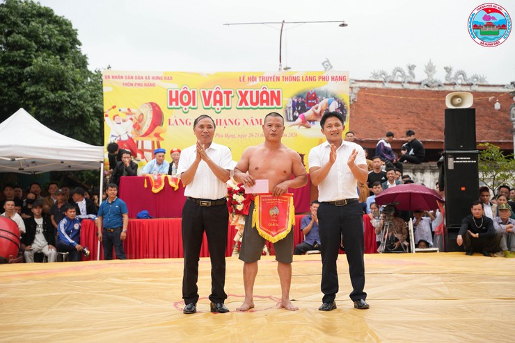 SÔI NỔI NGÀY BẾ MẠC HỘI VẬT XUÂN LÀNG PHÚ HẠNG NĂM 2026- Ảnh 5.