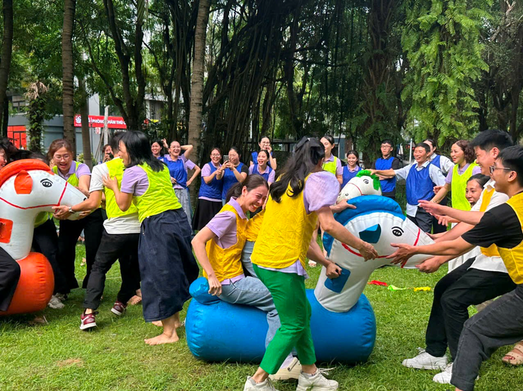 Người “Nhóm lên những ngọn lửa hồng” dưới mái trường THCS Linh Đàm- Ảnh 5.