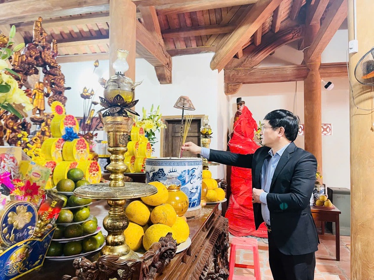 Đảng ủy - HĐND - UBND - UB MTTQ xã Thạch Thất tổ chức thăm, dâng hương, chúc Tết tại các di tích lịch sử, văn hóa trên địa bàn- Ảnh 5.