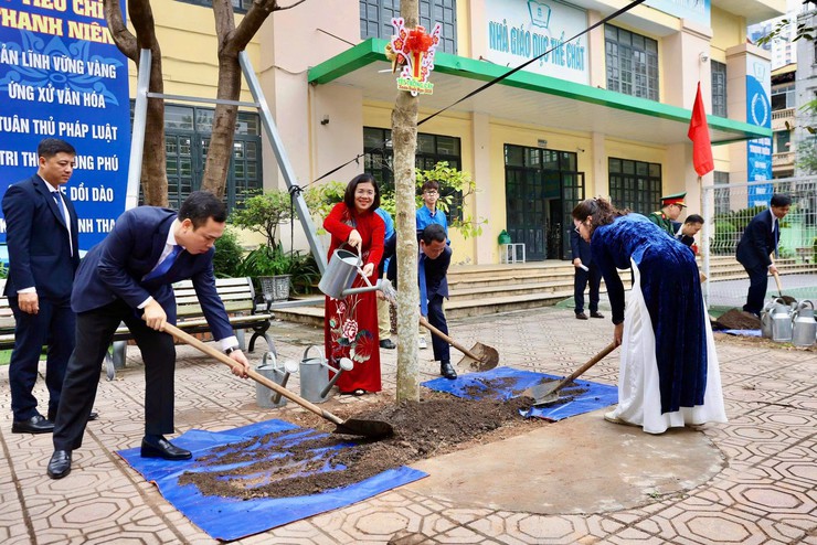 PHƯỜNG LÁNG PHÁT ĐỘNG “TẾT TRỒNG CÂY ĐỜI ĐỜI NHỚ ƠN BÁC HỒ” XUÂN BÍNH NGỌ 2026- Ảnh 3.