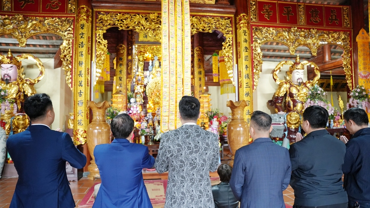 Các đồng chí lãnh đạo phường tham dự Lễ khai mạc và chúc mừng Lễ hội tại Đình Nghĩa Lộ, Chùa Nghĩa Lộ và Đình Yên Lộ- Ảnh 5.