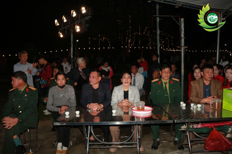 ĐẶC SẮC ĐÊM GIAO LƯU VĂN NGHỆ "MỪNG ĐẢNG – MỪNG XUÂN, MỪNG LỄ HỘI TRUYỀN THỐNG THÔN VIỆT YÊN, XÃ PHÚ CÁT NĂM 2026"- Ảnh 2.