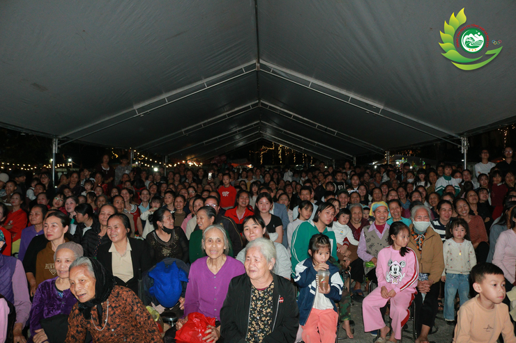 ĐẶC SẮC ĐÊM GIAO LƯU VĂN NGHỆ "MỪNG ĐẢNG – MỪNG XUÂN, MỪNG LỄ HỘI TRUYỀN THỐNG THÔN VIỆT YÊN, XÃ PHÚ CÁT NĂM 2026"- Ảnh 7.